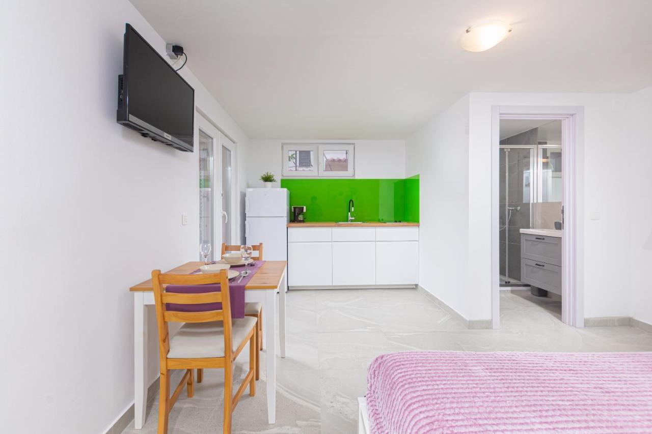 מדולין Studio Apartment Mali מראה חיצוני תמונה