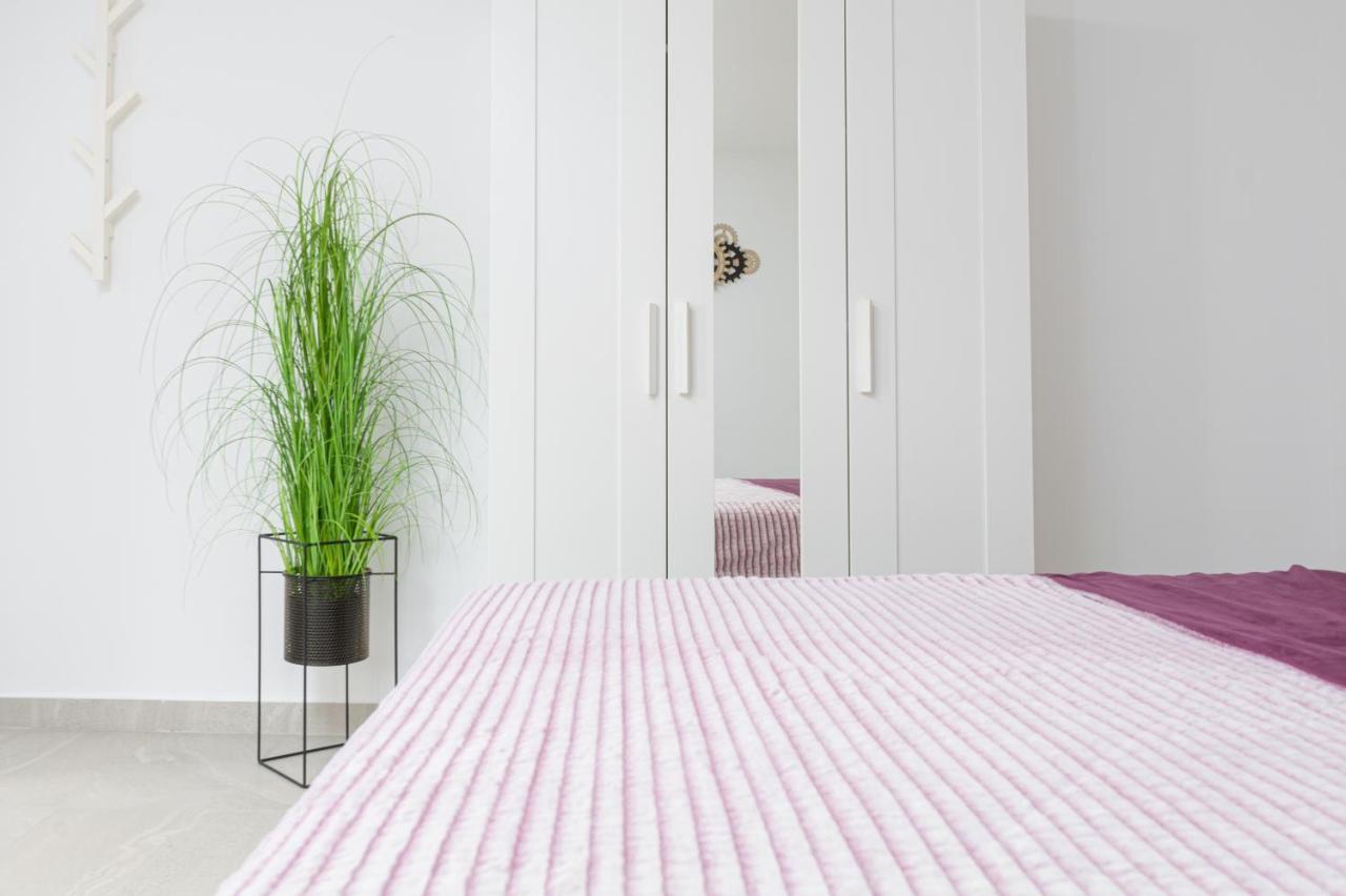 מדולין Studio Apartment Mali מראה חיצוני תמונה
