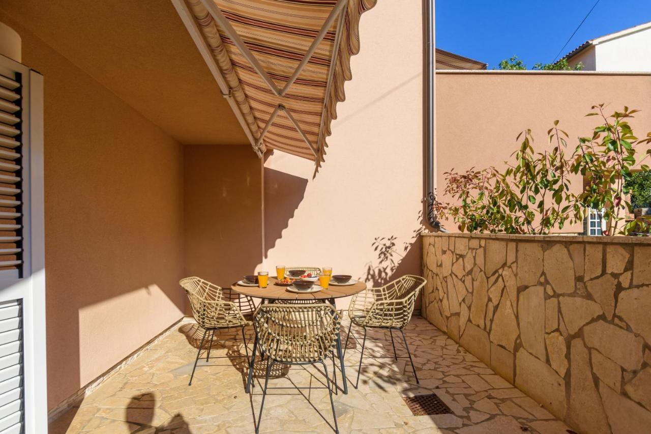 מדולין Studio Apartment Mali מראה חיצוני תמונה