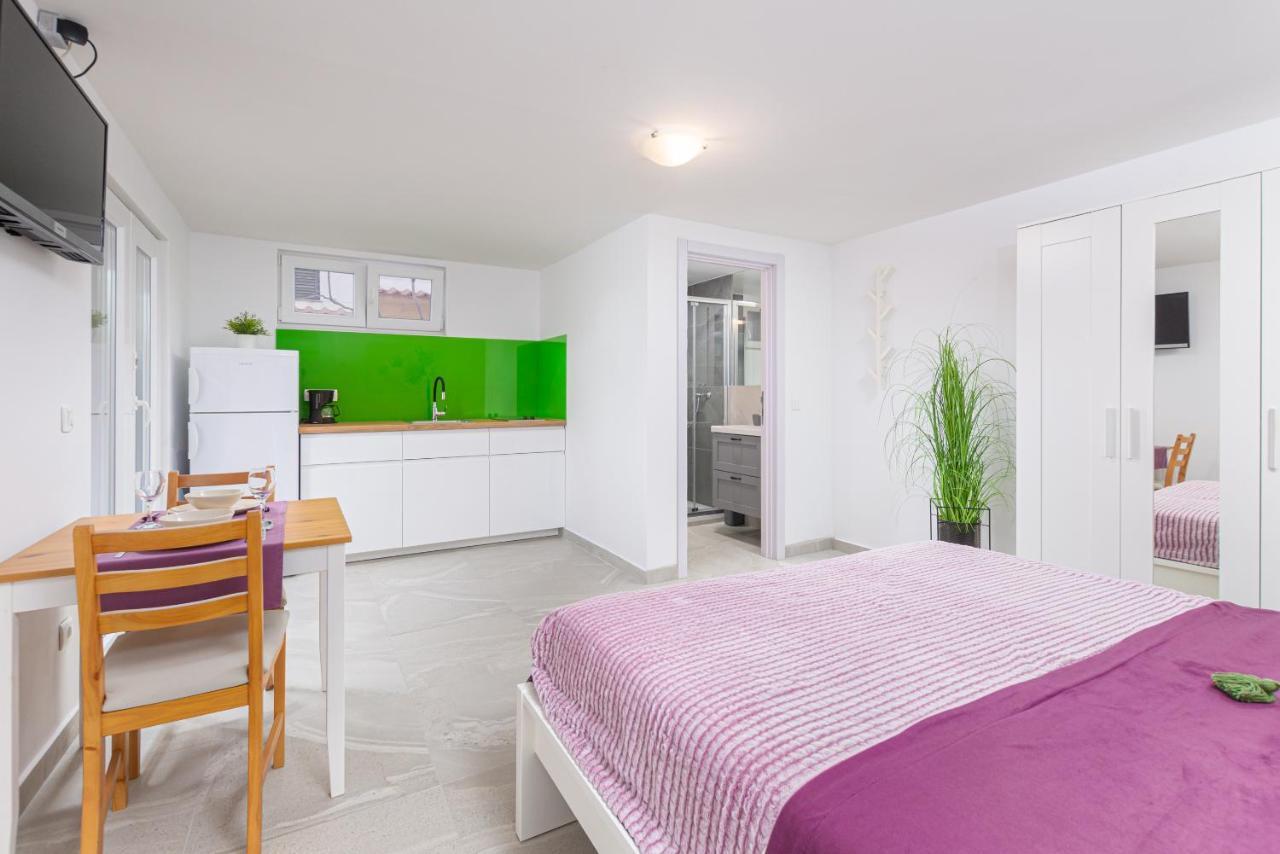 מדולין Studio Apartment Mali מראה חיצוני תמונה